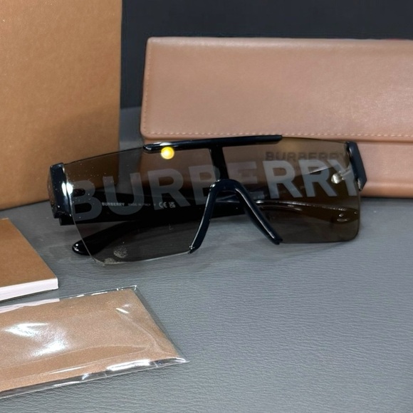 NEW Burberry Logo sunglasses Authentic with box - Unisex - Picture 3 of 12